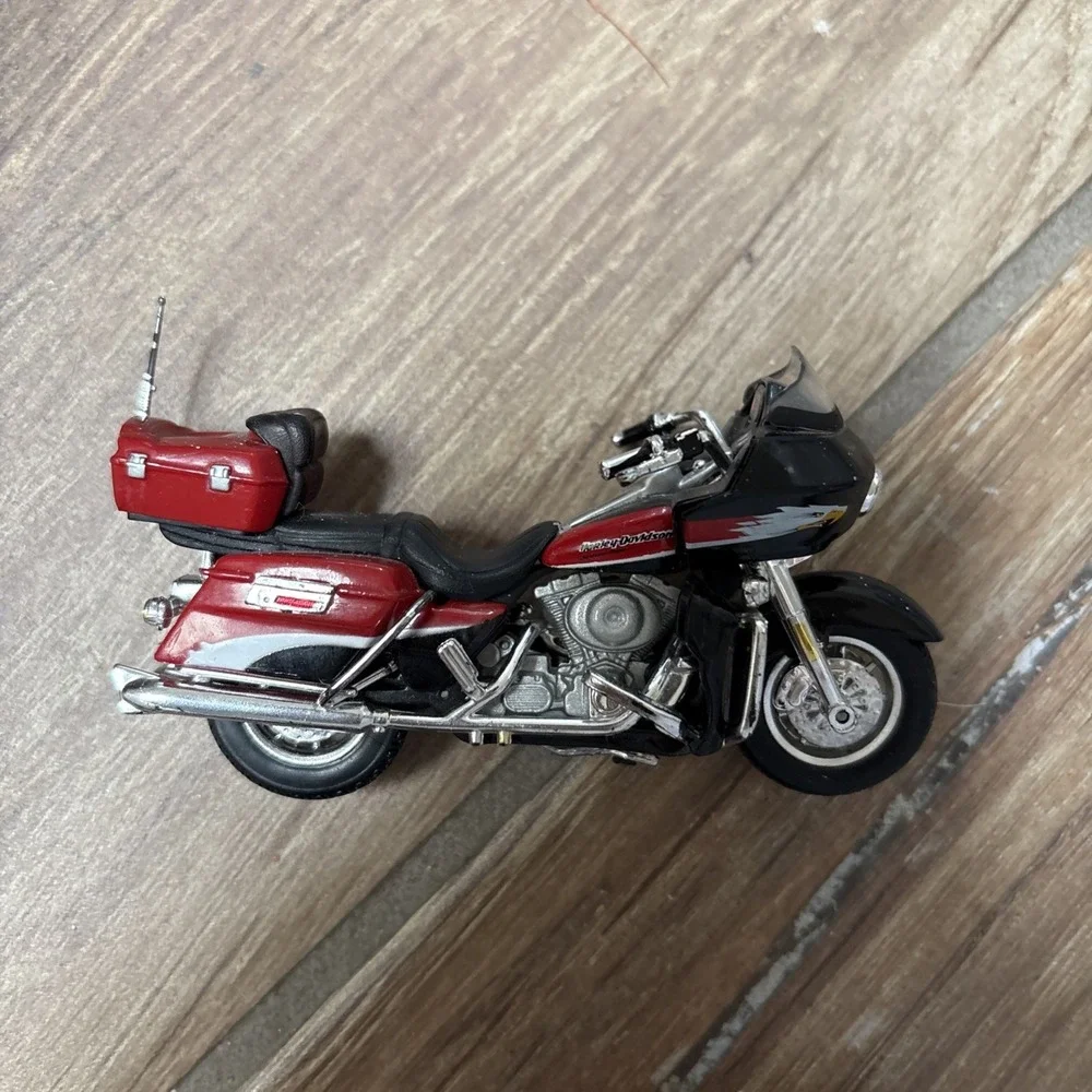 Maisto Harley Davidson 2014 CVO Breakout Diecast Motorcycle‎ Cruiser